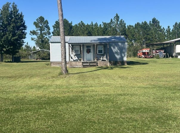 275 Raven Ln, Wewahitchka, FL 32465