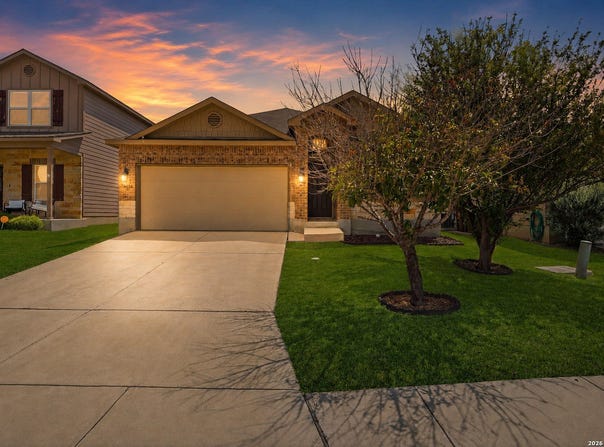 4614 HEATHERS CROSS, St Hedwig, TX 78152