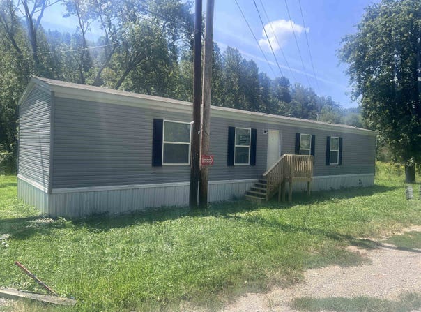 5371 Straight Fork, Griffithsville, WV 25521