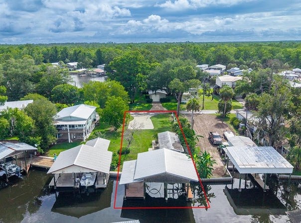 192 SE 241st St, Suwannee, FL 32692