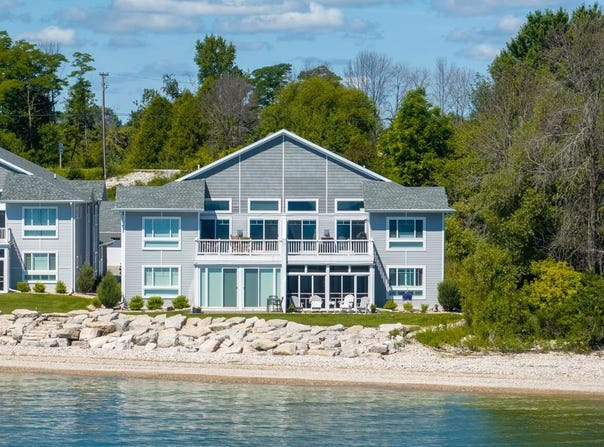 2606 Lake St, Algoma, WI 54201