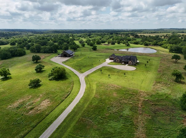 663 N 1851 Diag Rd, Lecompton, KS 66050