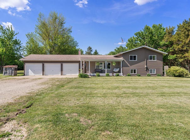 11057 366th Avenue, Waseca, MN 56093