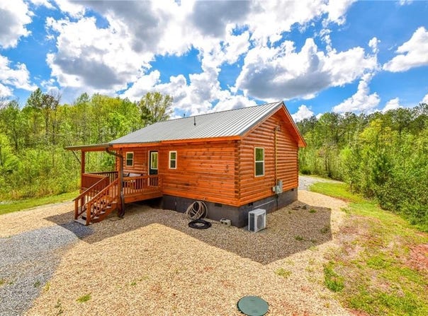 907 S THORNTON Road, CAMP HILL, AL 36850