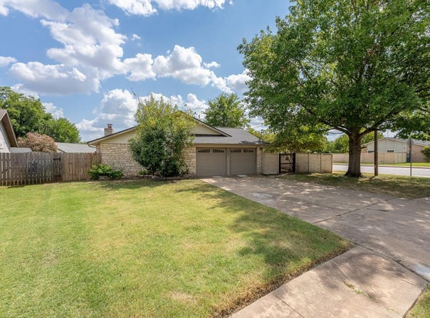 1201 Wayne Dr, Round Rock, TX 78664