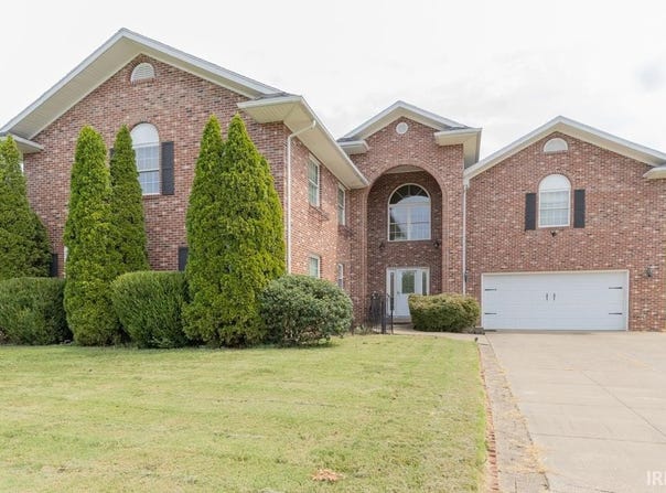 4344 Pine Drive, Newburgh, IN 47630