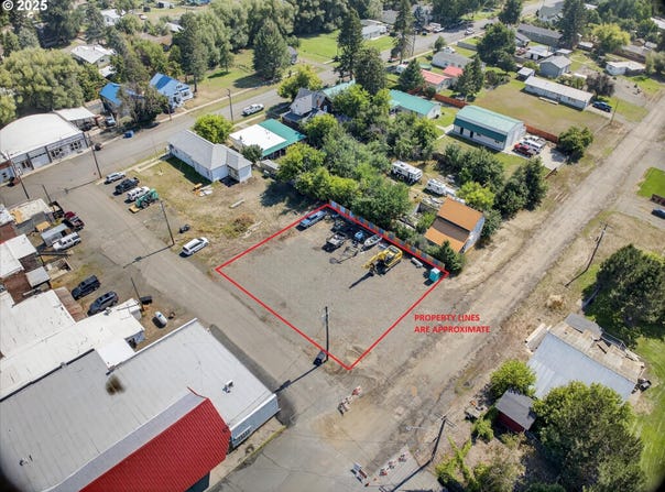 101 S PINE St, Wallowa, OR 97885