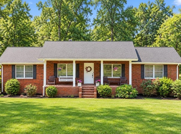 62 Creekside Dr., Hi Hat, KY 41636