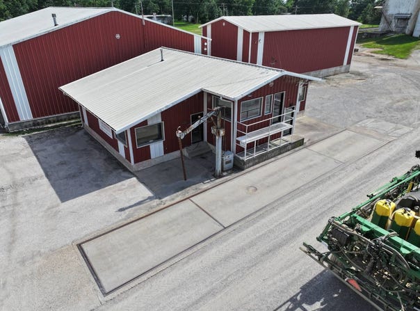 315 Front St., Browns, IL 62818