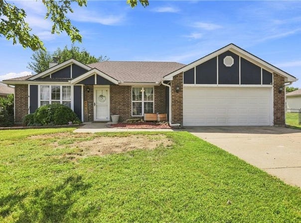 1002 N Hampton Drive, Warrensburg, MO 64093
