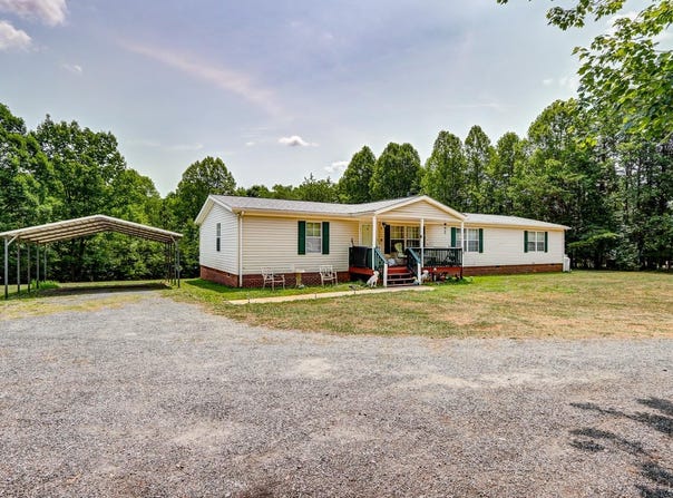 572 Leonard Lane, Gladys, VA 24554