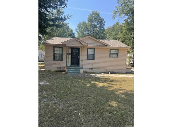 2 W MALCOMB Street, Pine Bluff, AR 71602
