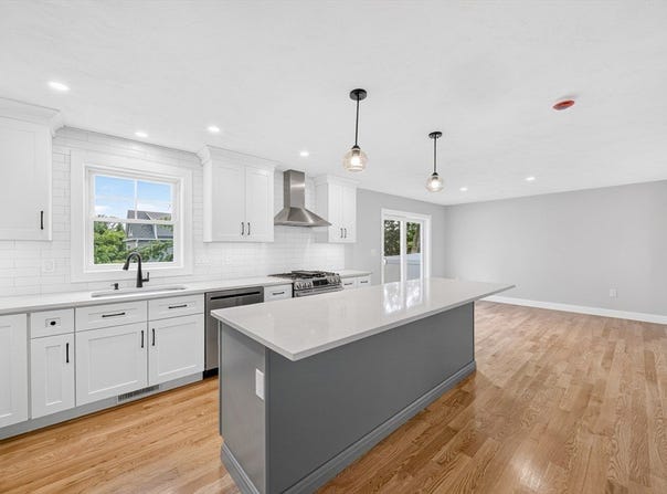 14 Neillian Way, Bedford, MA 01730