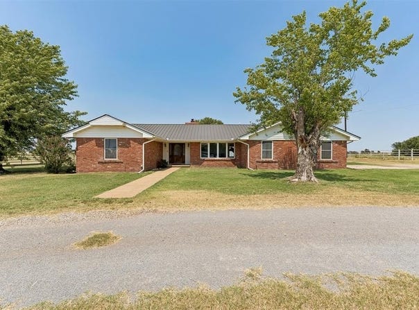 258400 E 805 Road, Watonga, OK 73772