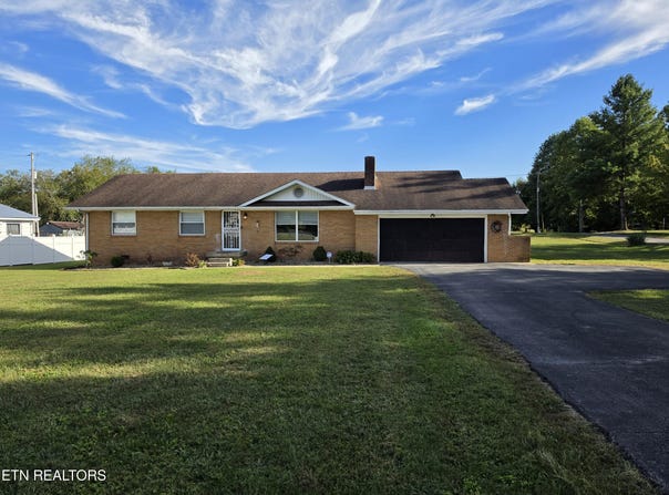 687 Old Highway 63, Speedwell, TN 37870