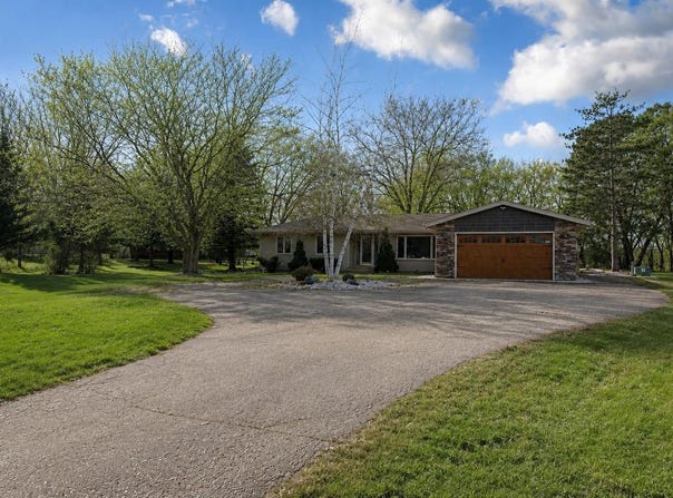 101 Mapleridge Drive, Mankato, MN 56001