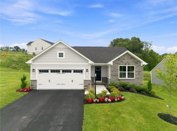 5148 Bentgrass Dr, Hempfield Twp, PA 15601