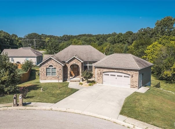 1203 Aster Court, St James, MO 65559