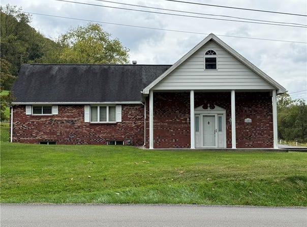 1308 Buckeye Road, Kirby/Mt.Morris, PA 15349