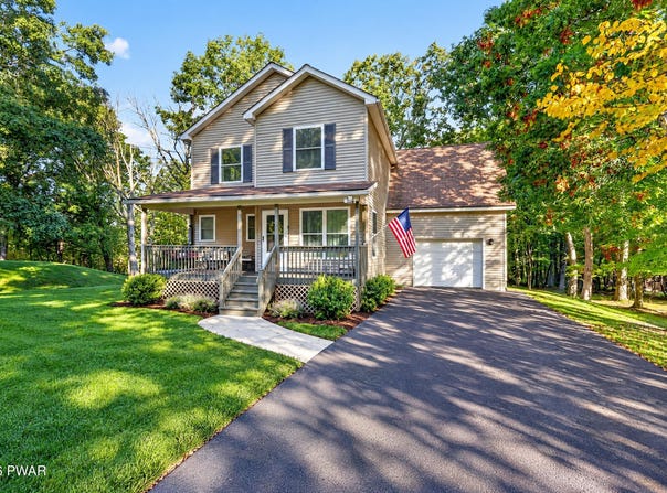 105 Vicar Way, Milford, PA 18337