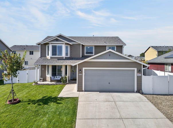 1605 S 14, Sunnyside, WA 98944