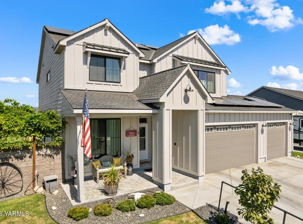 313 Ruby Ave, Grandview, WA 98930