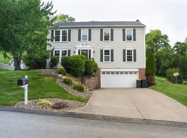 175 Valley View Dr, Rostraver, PA 15012