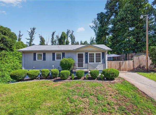116 oak ridge Circle, Seneca, SC 29678