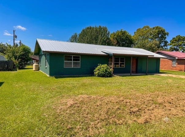 312 E Meadowview Lane, Valliant, OK 74764