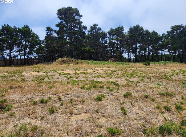 845 ROGERS Pl, Bandon, OR 97411