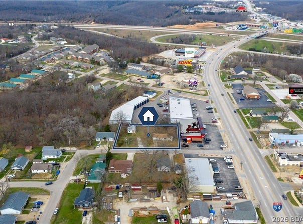 44 First Street, Camdenton, MO 65020
