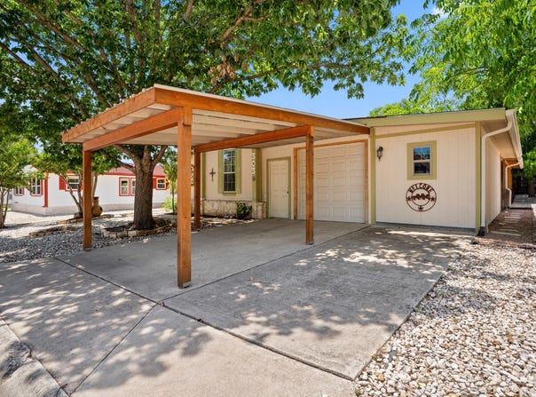 303 Live Oak, Ingram, TX 78025