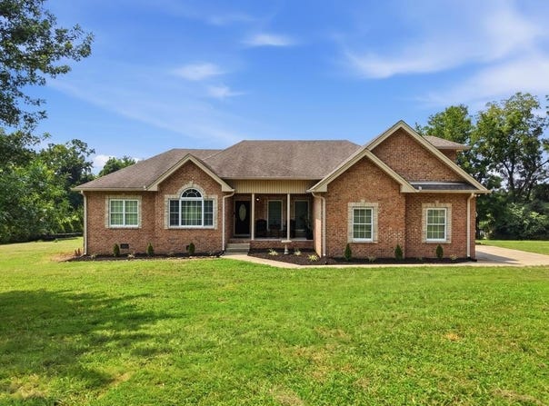 375 Brummitt Rd, Castilian Springs, TN 37031