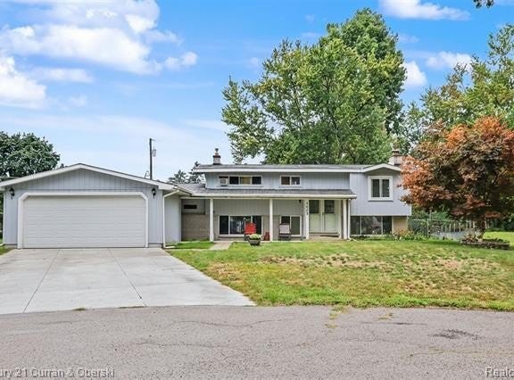 1869 Middle Trail Road, Commerce Twp, MI 48390