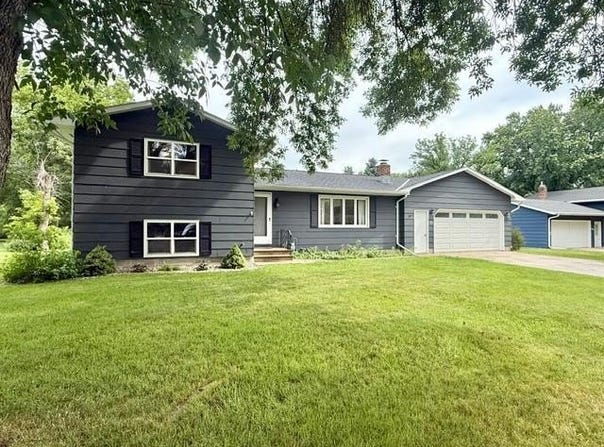 103 Northwood Drive, Redwood Falls, MN 56283