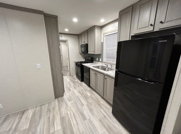 177 Colorado, Belleville, MI 48111