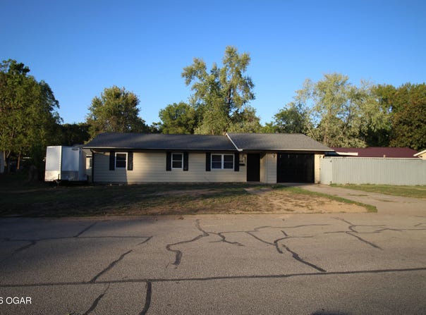 828 Riverside Drive, Neosho, MO 64850