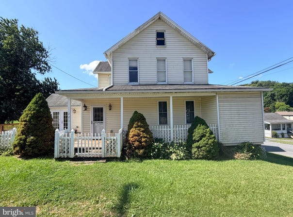 221 W 5TH Avenue, EVERETT, PA 15537