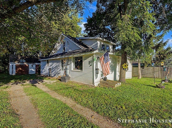 369 N State Street, Sparta, MI 49345