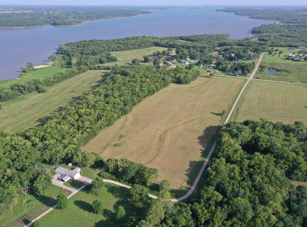 0001 Comanche RD, Meriden, KS 66512