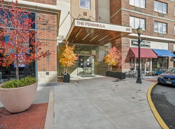 3110 City Pl, Edgewater Boro, NJ 07020-3148