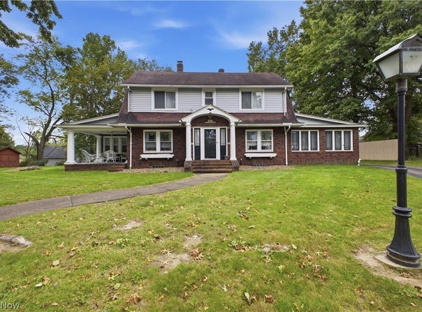 24 Overlook Boulevard, Struthers, OH 44471