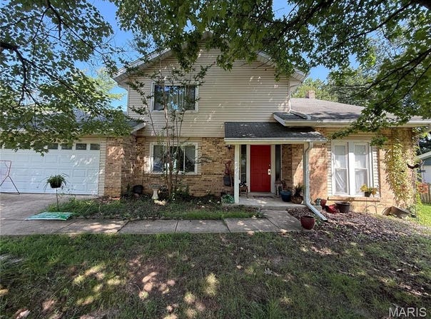 319 Windsor Spring Drive, Sunset Hills, MO 63122
