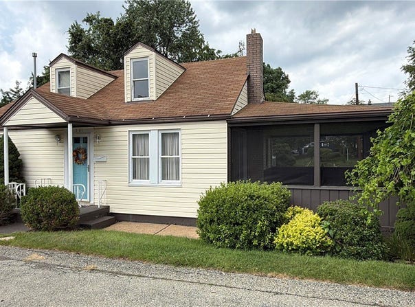 3101 Ohio Dr, Lower Burrell, PA 15068