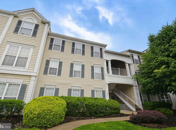 68 FOXGLOVE Drive, DELRAN, NJ 08075