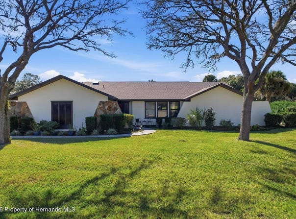 560 E Falconry Court, Hernando, FL 34442