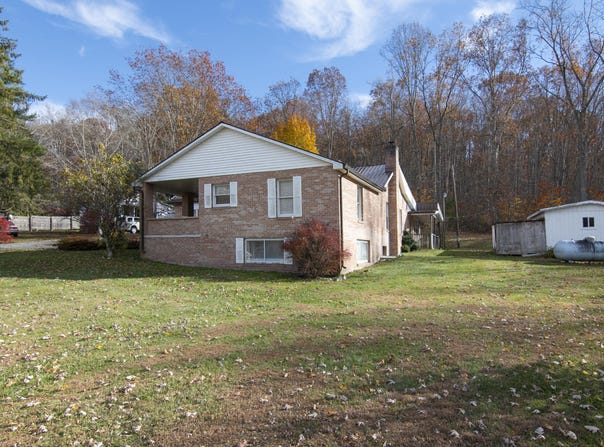 76 Redbud Ln, Hinton, WV 25951