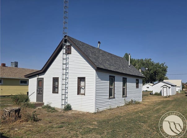 210 1st Avenue E, Richey, MT 59259