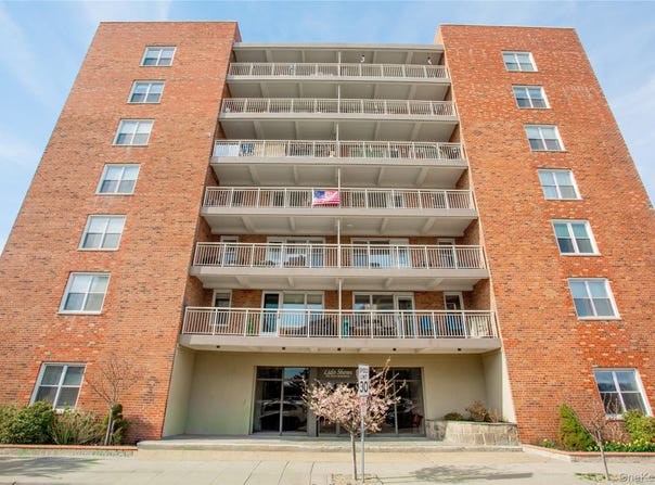 855 E Broadway, Long Beach, NY 11561