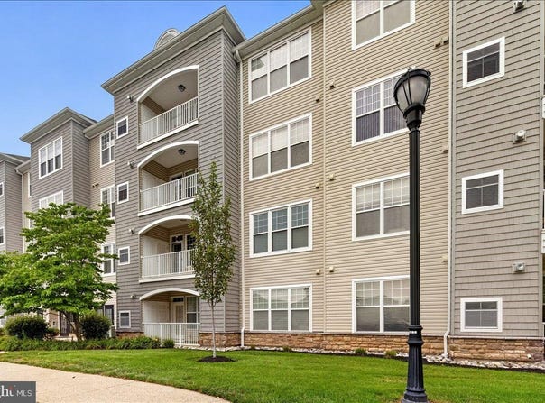 425 MASTERSON Court, EWING, NJ 08618